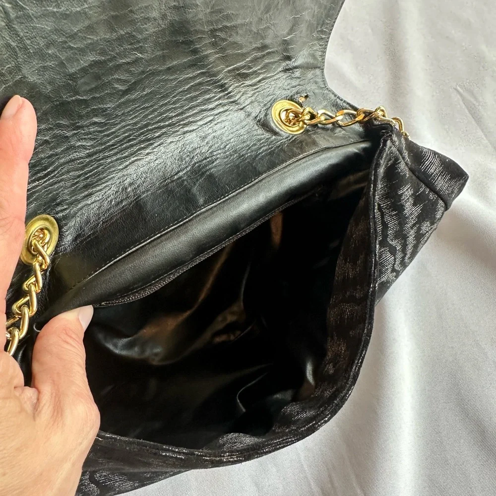 Vintage Annere Elegant Black Purse with Gold Chain Made in Venezuela